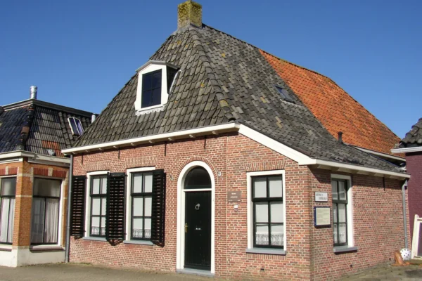 Gastvrouwen en gastheren gezocht voor het Schuilkerkje in Pingjum